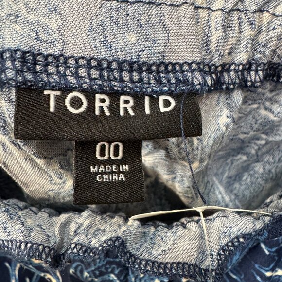 Torrid Challis Tie Straps Romper Dark Blue Floral Smocked Waist Pockets 00/10 - Picture 9 of 13